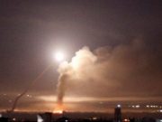 HROZNÝ Útok, NEBE NAD SÝRIÍ HOŘÍ! Izraelské RAKETY padají v CENTRU DAMAŠKU, protivzdušná obrana je aktivní